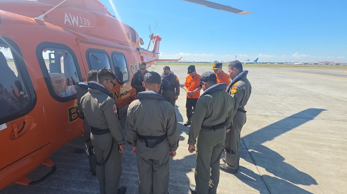 Helikopter Basarnas Sisir Perairan Utara Sumenep Cari Bangkai KM Mutiara Sentosa II