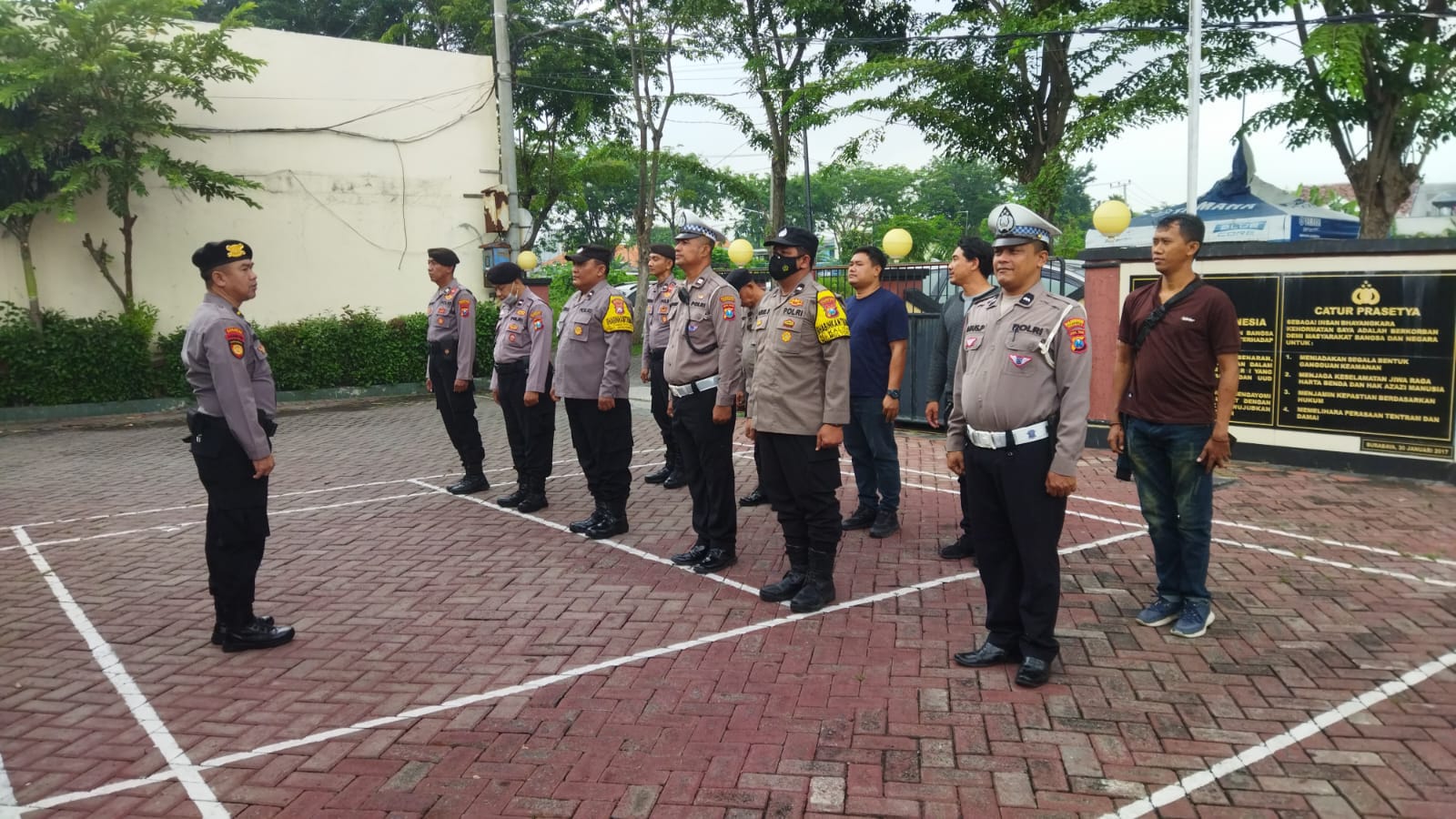 Jaga Kekhusyukan Jumat Agung, Polsek Mulyorejo Siagakan Personel di 21 Gereja