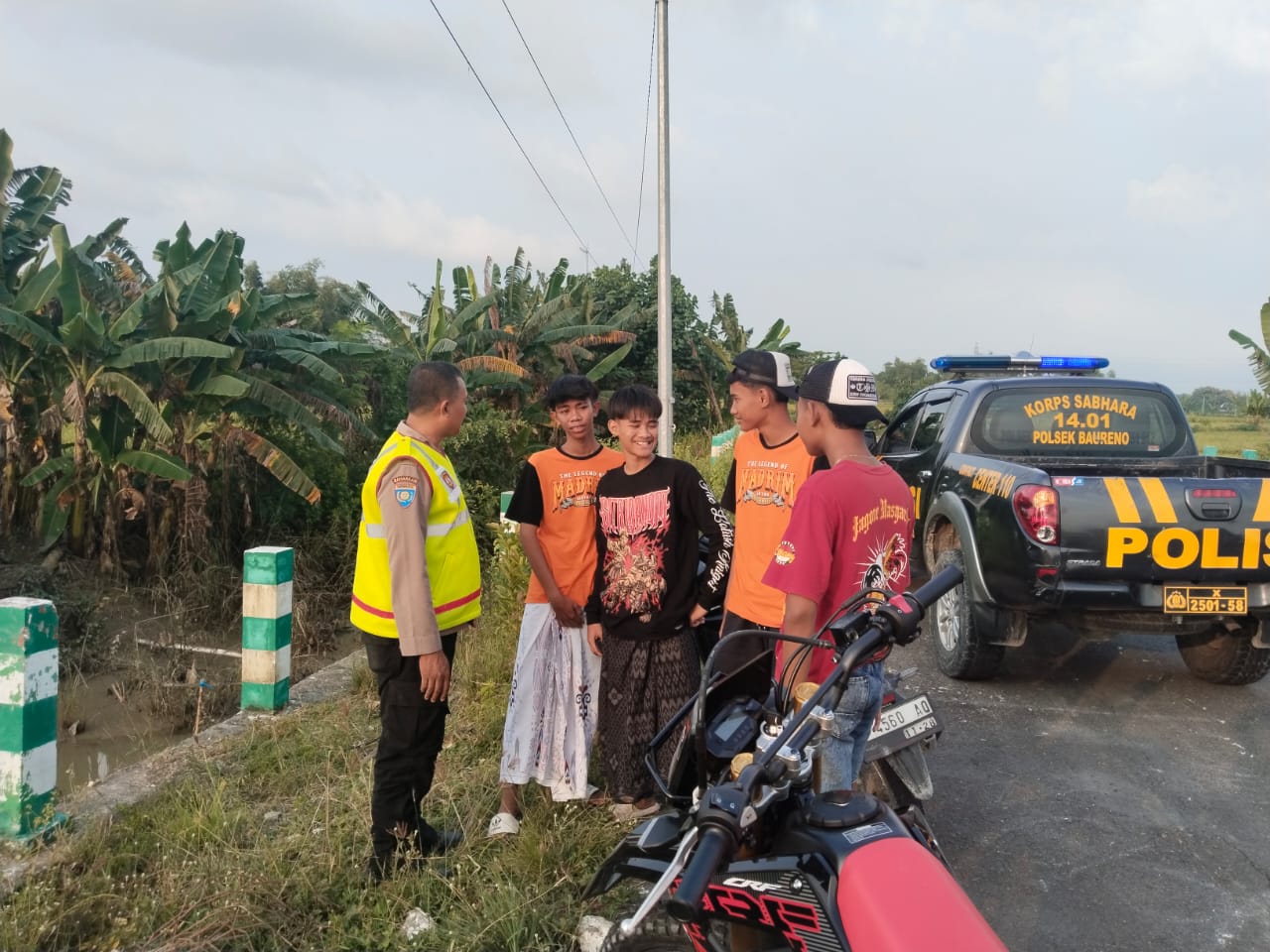 Polsek Baureno Patroli Ngabuburit Cegah Balap Liar dan Tawuran