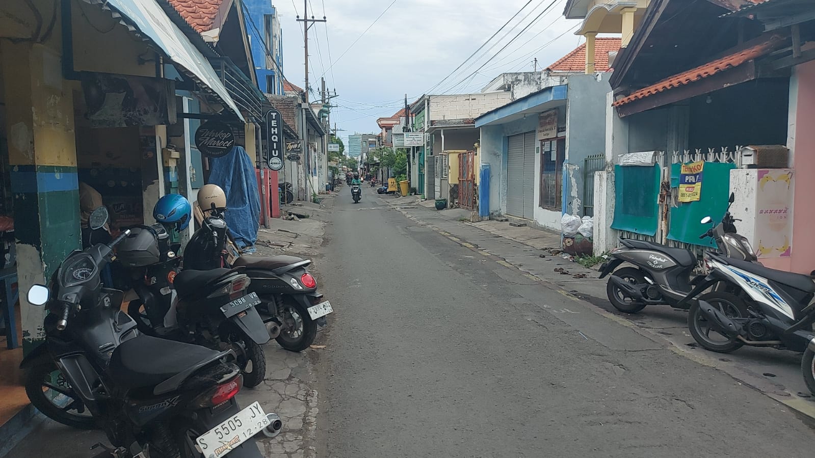 Antisipasi Banjir, Warga Wonocolo Pabrik Kulit Minta Jalan Dipaving