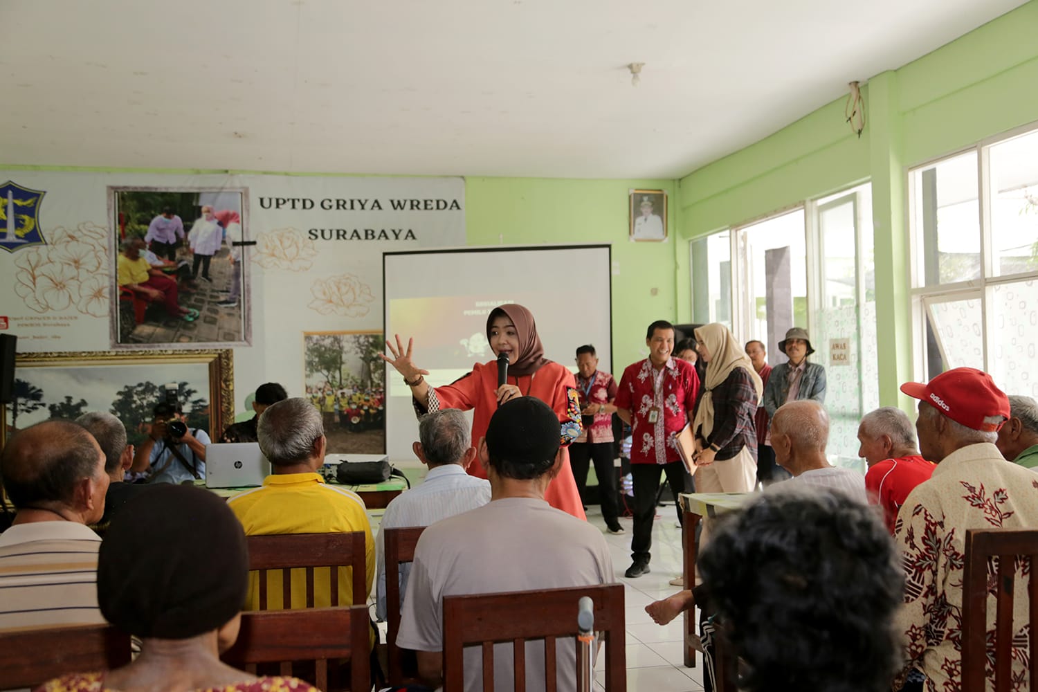 Ratusan Lansia di Griya Werdha Jambangan Ikuti Sosialisasi Pemilu 2024