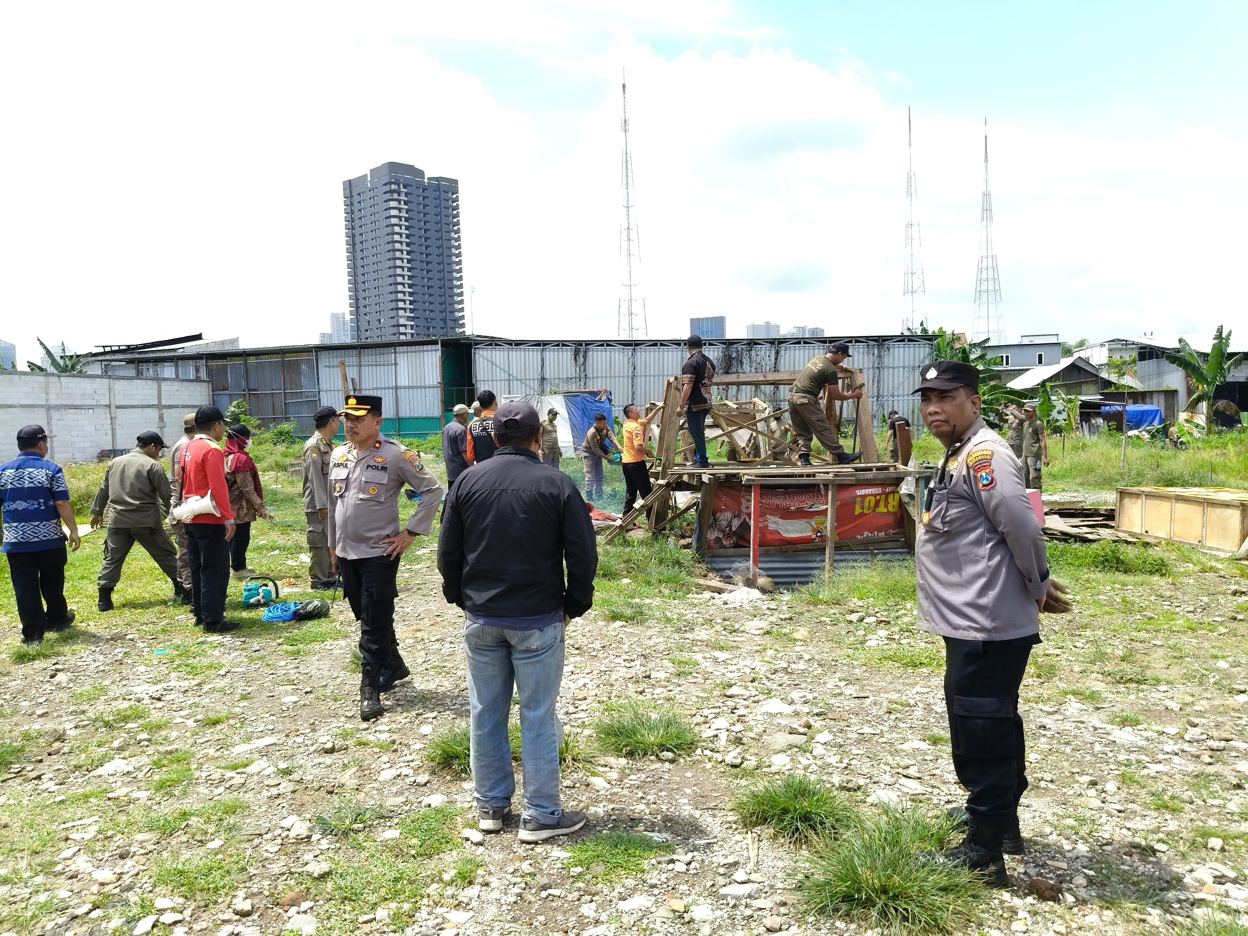Jelang Ramadan, Polsek Tandes Bersama Tiga Pilar Tertibkan Bekupon di Karangpoh