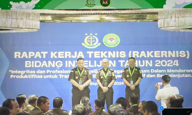 Kejati Jatim Raih Penghargaan Tertinggi Kinerja Publikasi ke Media 