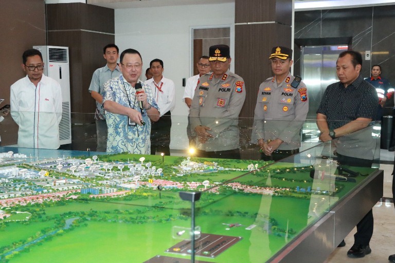 Perkuat Keamanan Investasi, Kapolda Jatim Tinjau Gedung Polri di KEK JIIPE Gresik