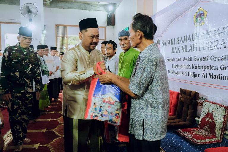 Safari Ramadan di Driyorejo, Bupati Gresik Bahas Kesempatan Kerja dan Infrastruktur