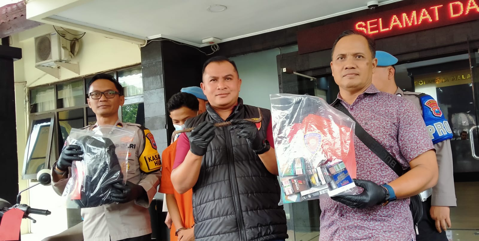 Modal Linggis, Komplotan Penjahat Garong Toko Sembako Madura