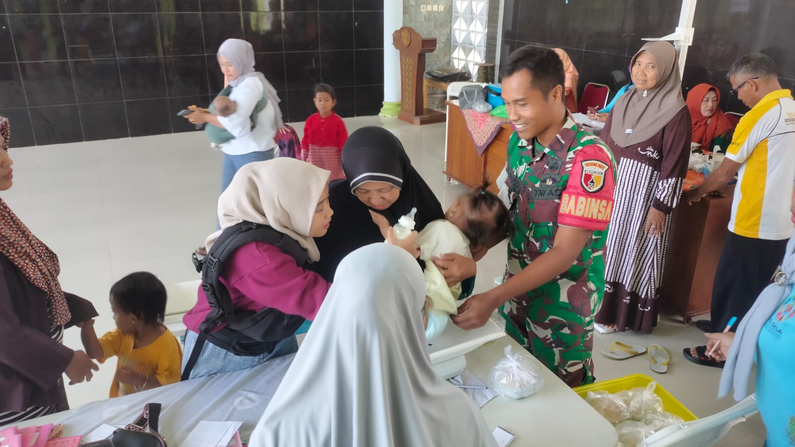 36 Balita dan 13 Lansia Terlayani Posyandu Gerbang Mas Desa Selokbesuki Sukodono