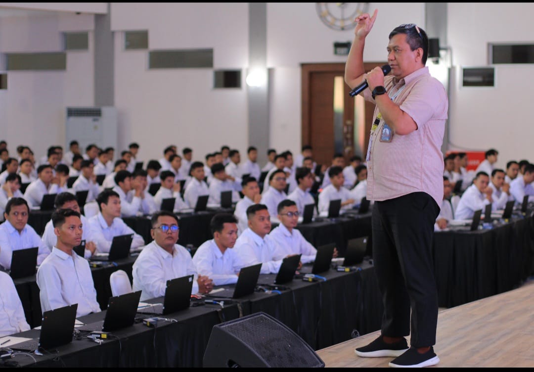 Tema Pantai Jadi Kostum Panitia SKD CPNS di Hari Kedelapan