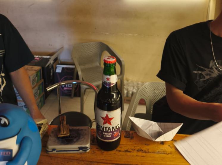 Modus Pajang Tumpukan Kardus, Subdistributor Amer Bro Layani Pembelian Miras Ecer