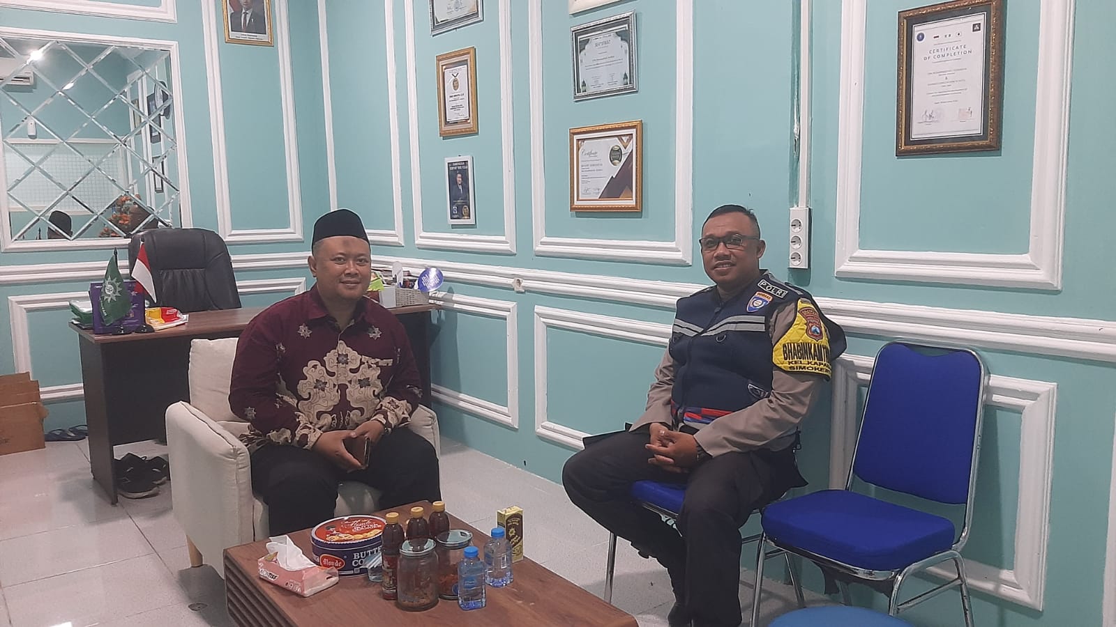 Cegah Kenakalan Remaja dan Curanmor, Polsek Simokerto Sambang Tokoh Pendidikan