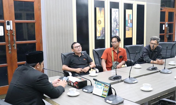 Tak Dapat Akses Air Bersih Selama 1,5 Tahun, Puluhan Penghuni Perumahan di Cerme Mengadu ke DPRD Gresik