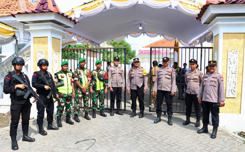 Polres Bangkalan Kawal Rapat Pleno Rekapitulasi Pilkada di Kantor KPUD