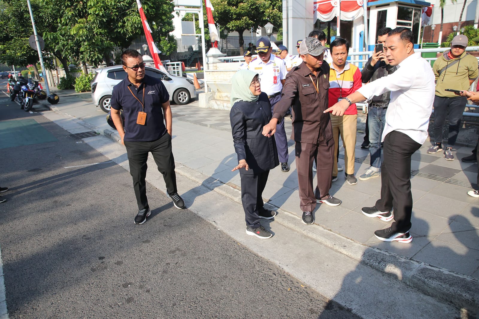 Tak Ada Lagi Tambal Sulam, Wali Kota Pilih Pengaspalan Overlay Agar Jalan di Surabaya Lebih Mulus