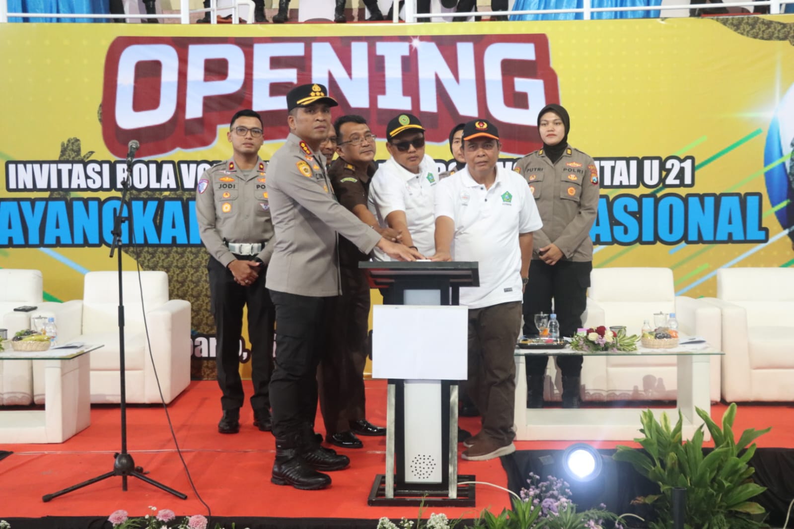 Kapolresta Sidoarjo Buka Voli Indoor dan Pantai Bhayangkara Cup 2025
