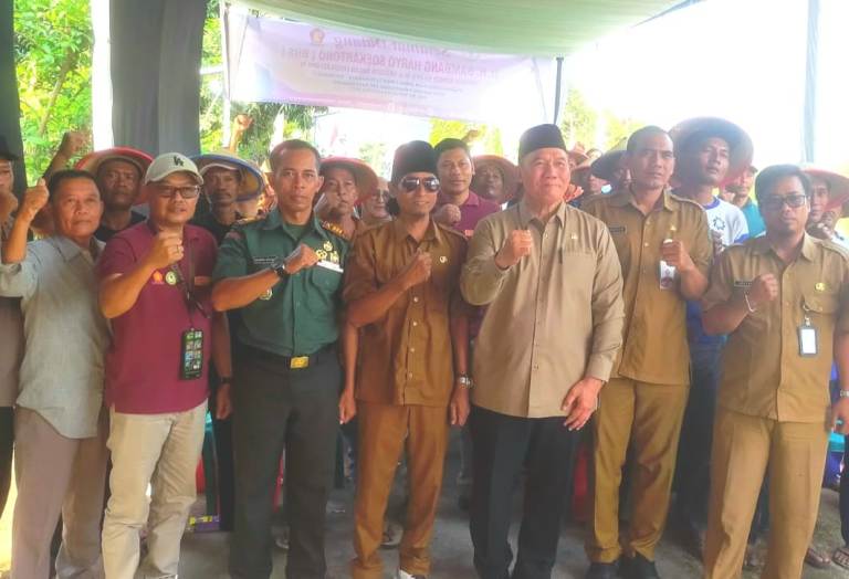 Hadapi Musim Kemarau, BHS Bantu Pompa Air Petani Bakungpringgodani Sidoarjo