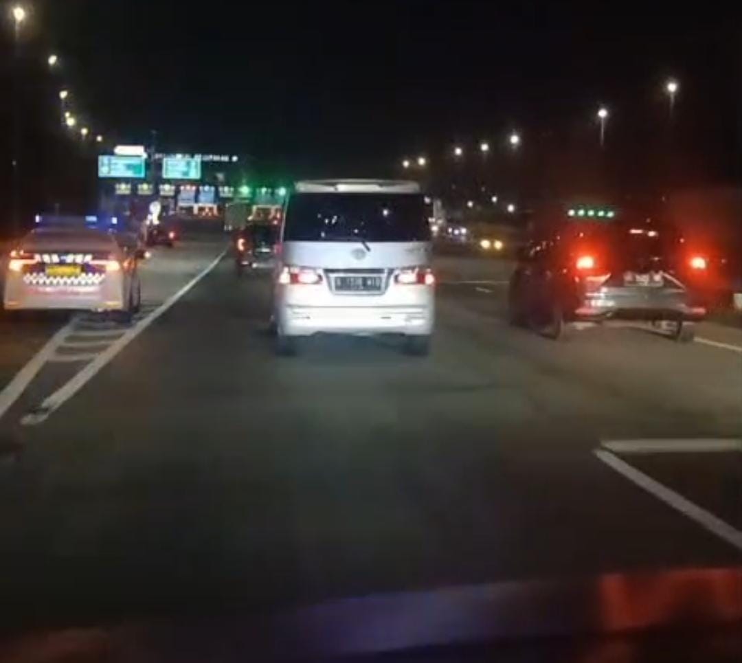 Momen Menegangkan Saat Tim Jatanras Amankan Komplotan Bobol Gudang, Mobil Penuh Lubang Peluru