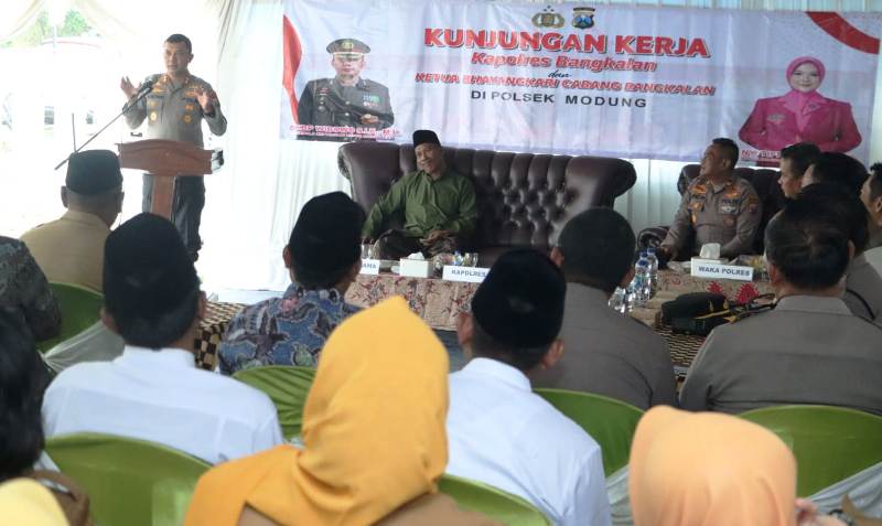 Sambangi Polsek Modung, Kapolres Bangkalan Ajak Forkopimcam dan Kades Solid Jaga Kamtibmas