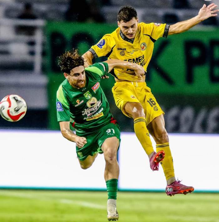 Eduardo Perez Ambil Pelajaran Berharga dari Kartu Merah Pemain Persebaya