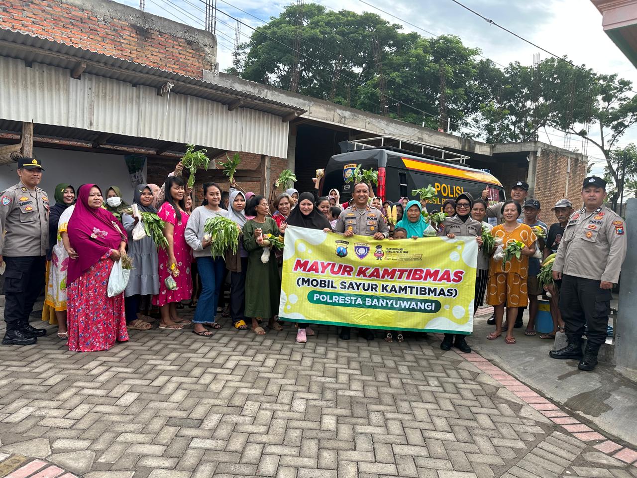 Polresta Banyuwangi Gelorakan Program Mayur Kamtibmas di Jumat Berkah