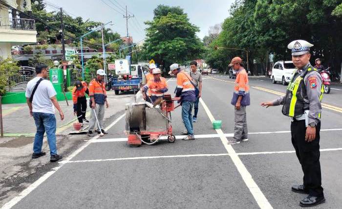 Cegah Balap Liar di Pandaan, Tinggikan Pita Kejut Empat Titik