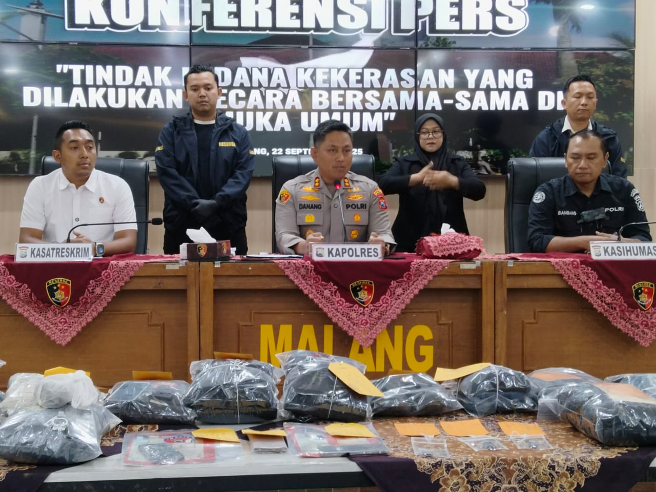 Polres Malang Proses 21 Tersangka Perusakan Pos Polisi dan Polsek Pakisaji