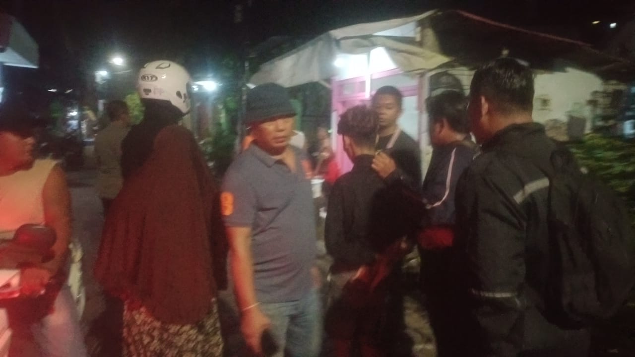 Gagal Perang Sarung, Belasan Remaja Semburat Tinggalkan Motor di Nginden Intan
