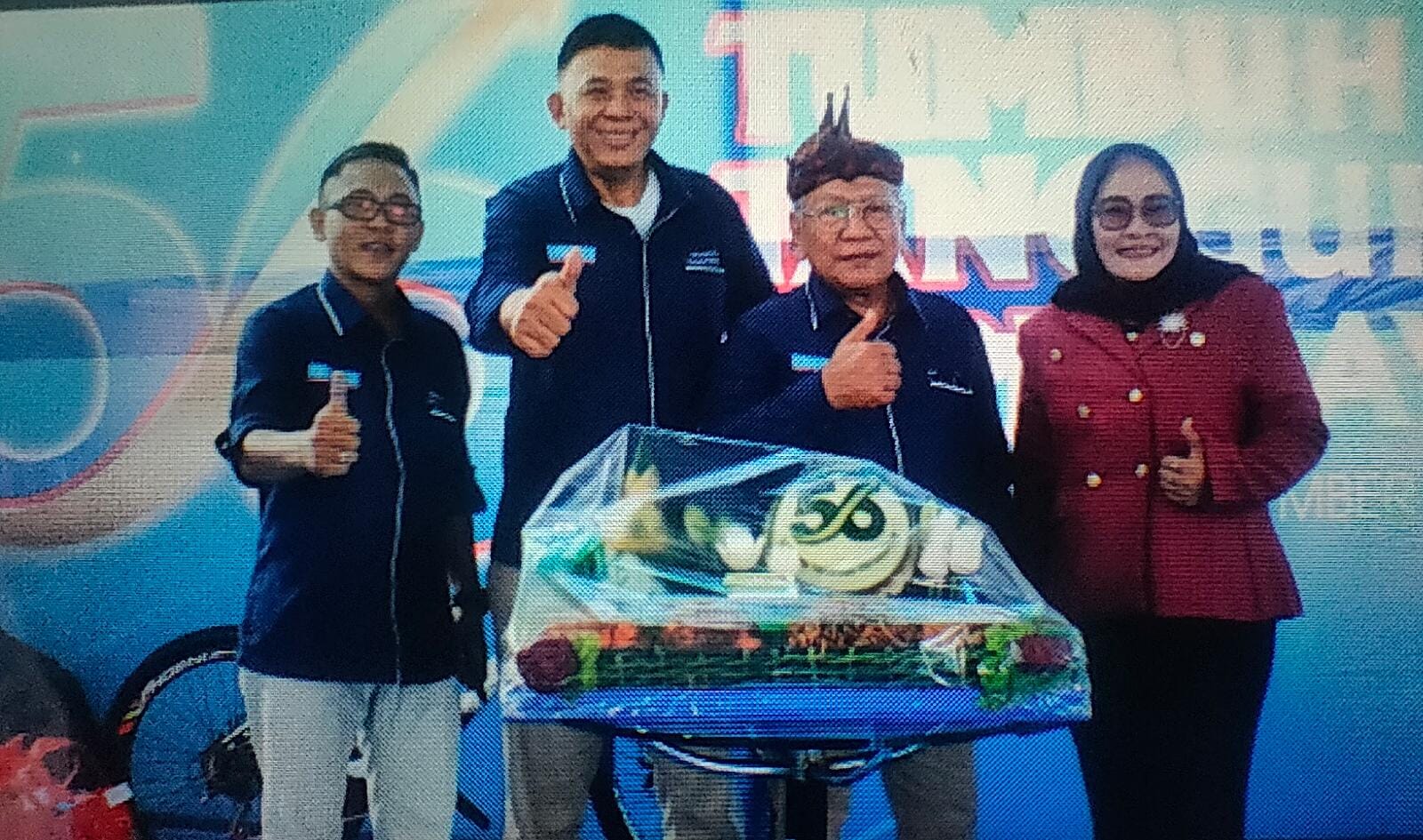 Advokat Abdul Salam & Associates Kirim Tumpeng untuk HUT Ke-56 SKH Memorandum