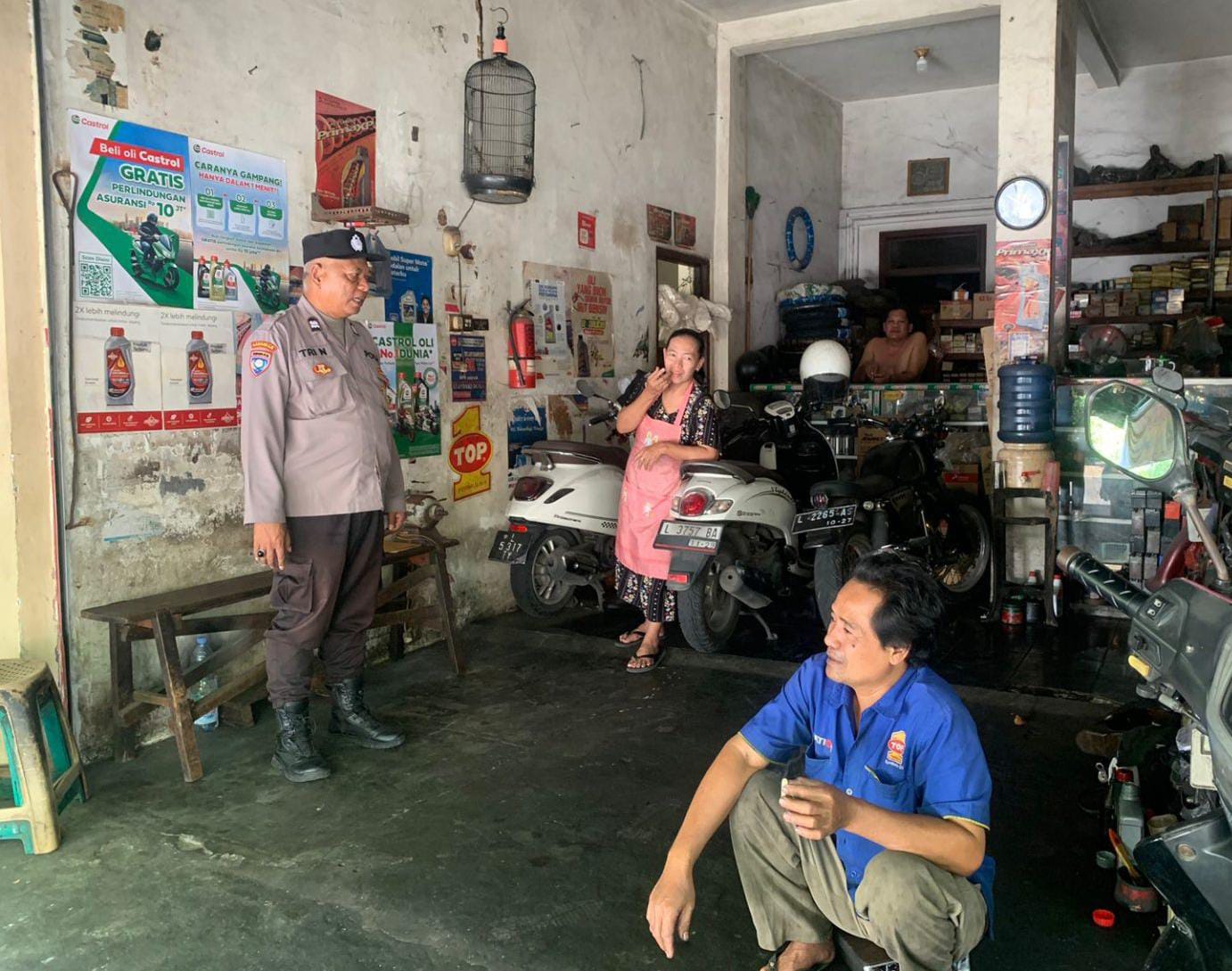 Polsek Rungkut Gencarkan Imbauan Surabaya Zero Knalpot Brong ke Bengkel