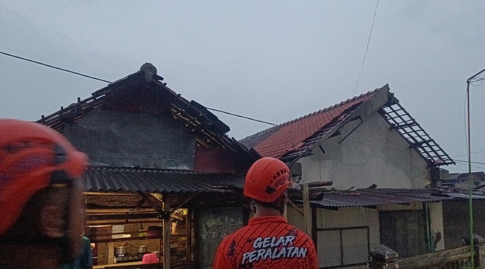 Diterjang Puting Beliung, 60 Rumah di Driyorejo Gresik Rusak