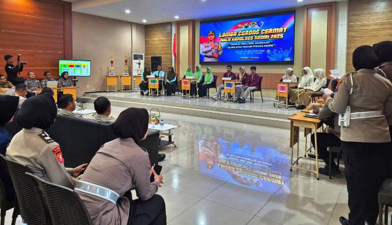 Final Cerdas Cermat Kamtibmas Kapolres Kediri Cup 2025 Berlangsung Seru, SMAN 2 Pare Raih Juara 1