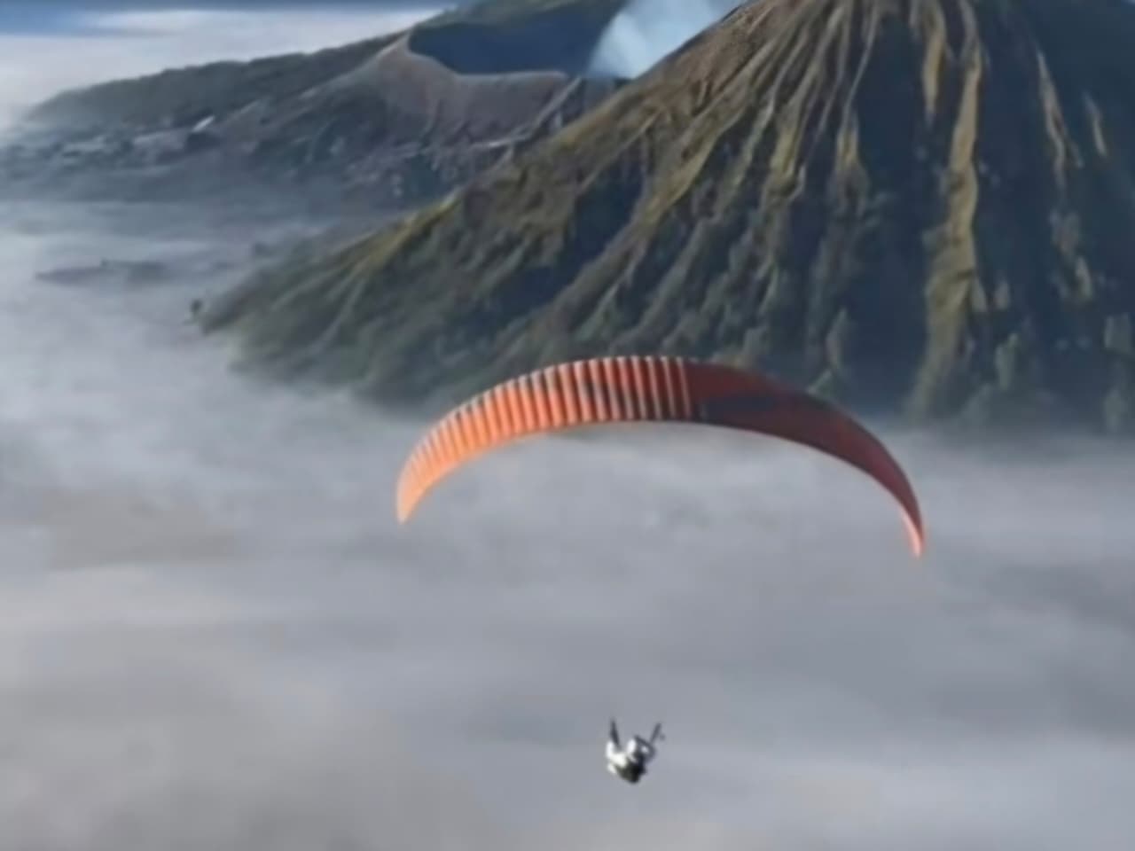 Viral Aktivitas Paralayang di Kawasan Bromo, Balai Besar TNBTS Janji Menelusuri