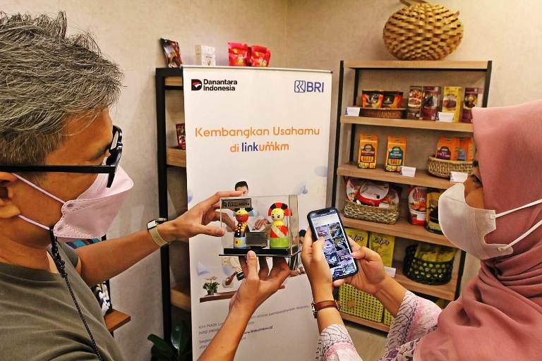 Usaha Camilan Berbasis Resep Keluarga Ini Berhasil Naik Kelas Lewat LinkUMKM BRI