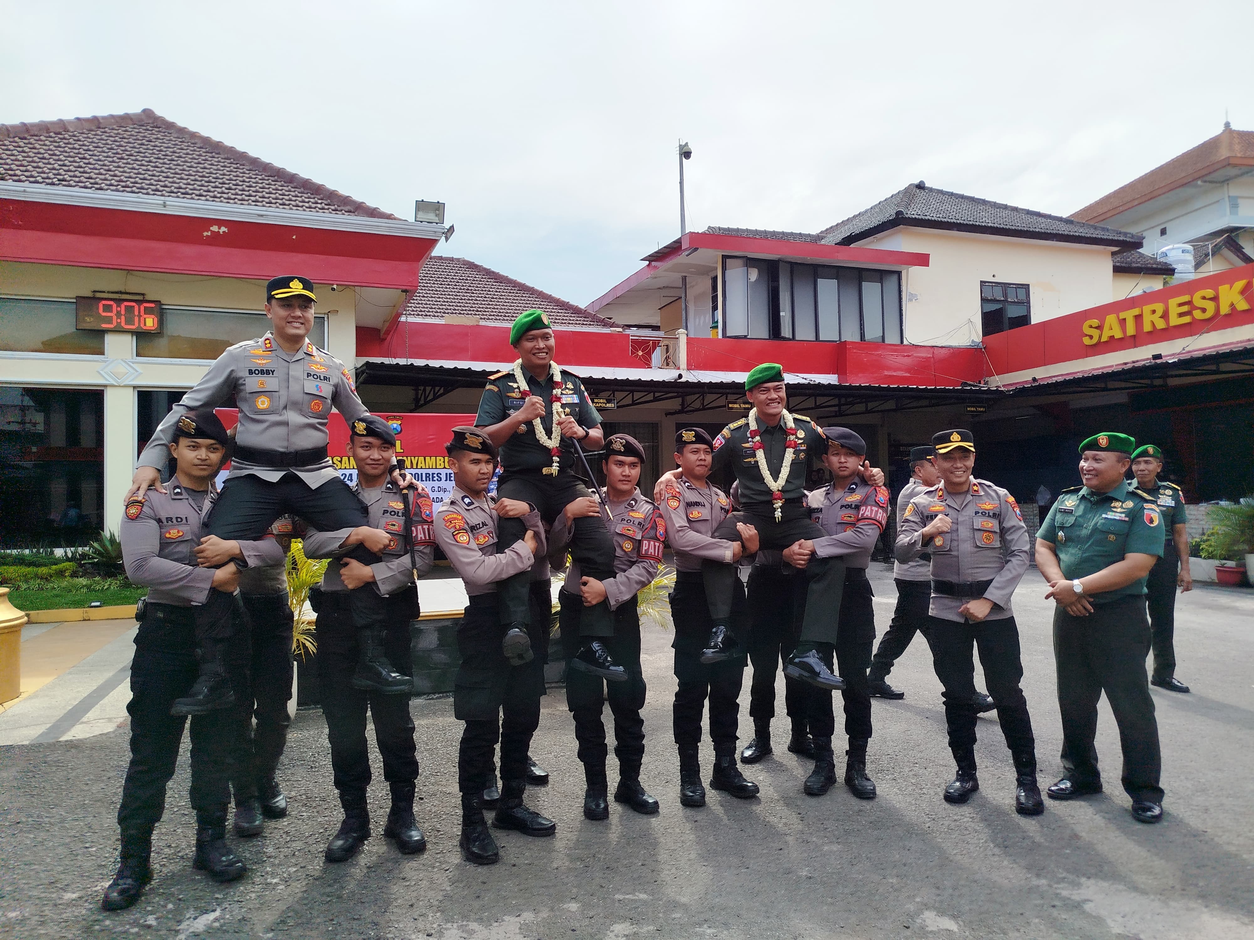 Sinergi Tanpa Batas, Kapolres Jember Sambut Hangat Kedatangan Dandim 0824 yang Baru