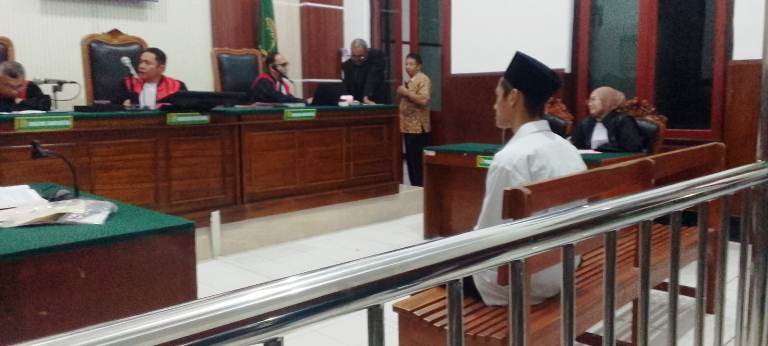 Kenal Sejak Kelas 6 SD, Penjual Kopi Keliling Tanam Ganja di Kos 