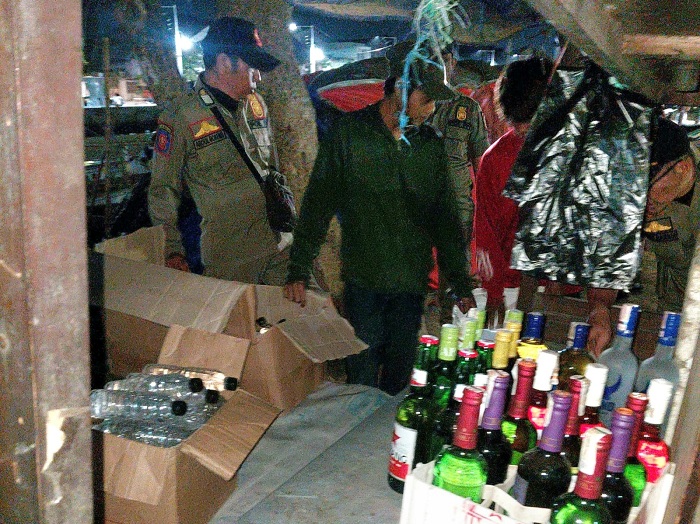 Razia Gabungan di Pasuruan, 159 Botol Miras serta Pasangan Tanpa Identitas Diamankan
