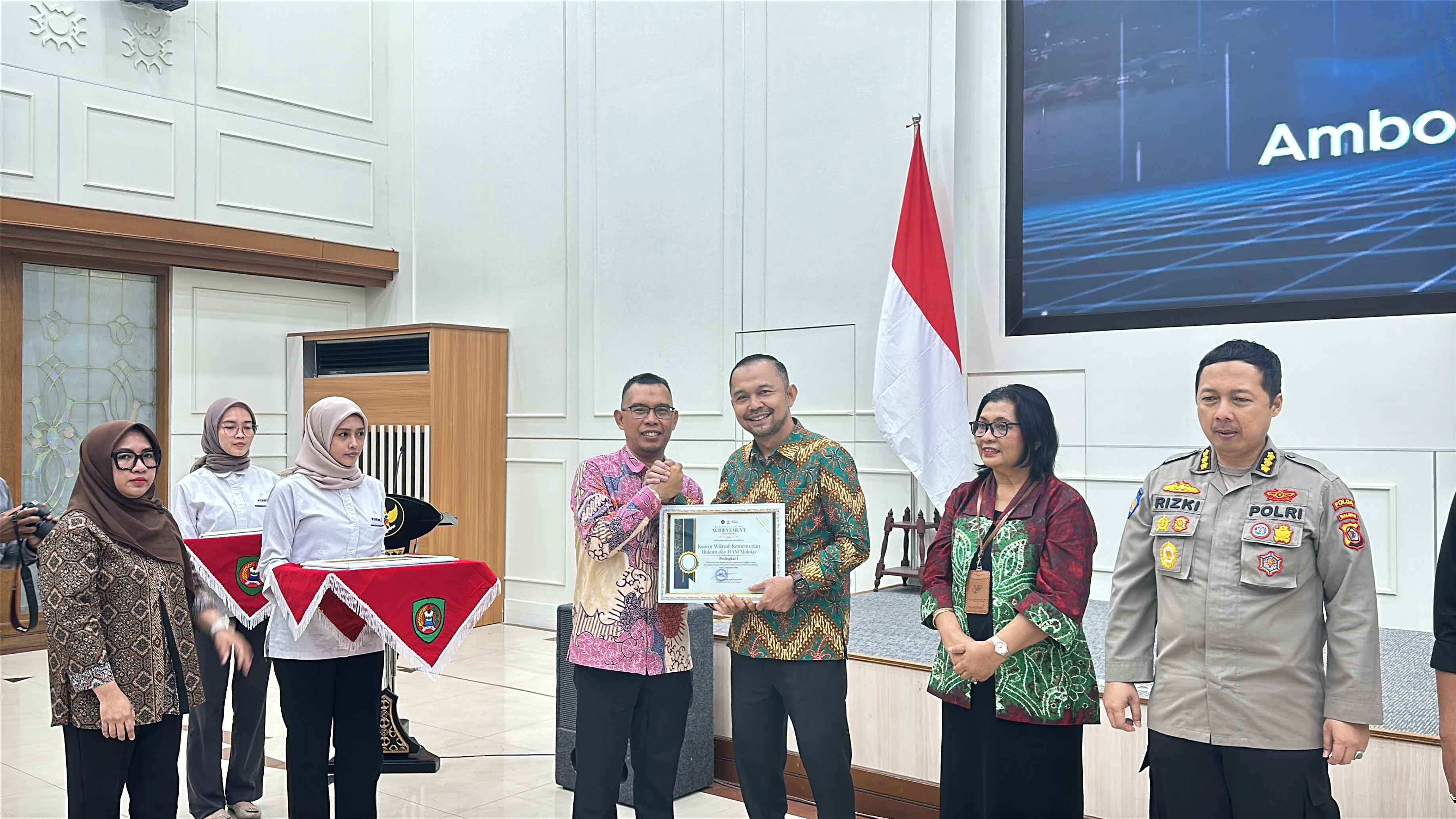 Gemilang di Penghujung Tahun, Kumham Maluku, Lapas Namlea dan LPKA Ambon Sabet Penghargaan dari DJPb Maluku