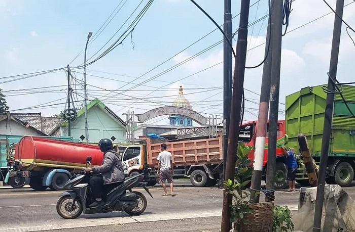 Tiga Truk Tabrakan Beruntun di Duduksampeyan Gresik, Pengemudi Truk Tangki Patah Kaki