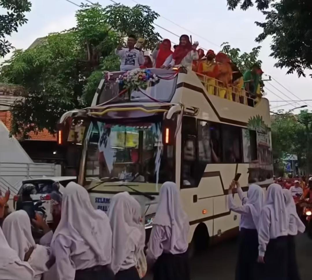 Setelah 10 Tahun Penantian, Kabupaten Gresik Kembali Terima Piala Adipura Ke-11