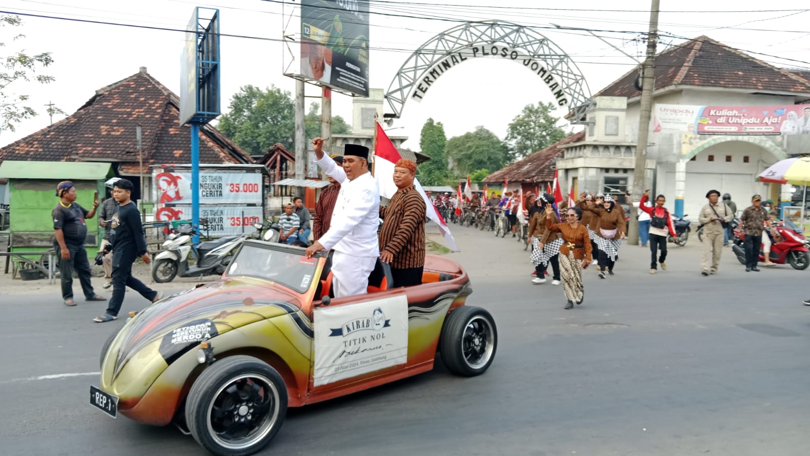 Hormati Jasa Bung Karno, Warga Ploso Jombang Ikuti Kirab dari Titik Nol 