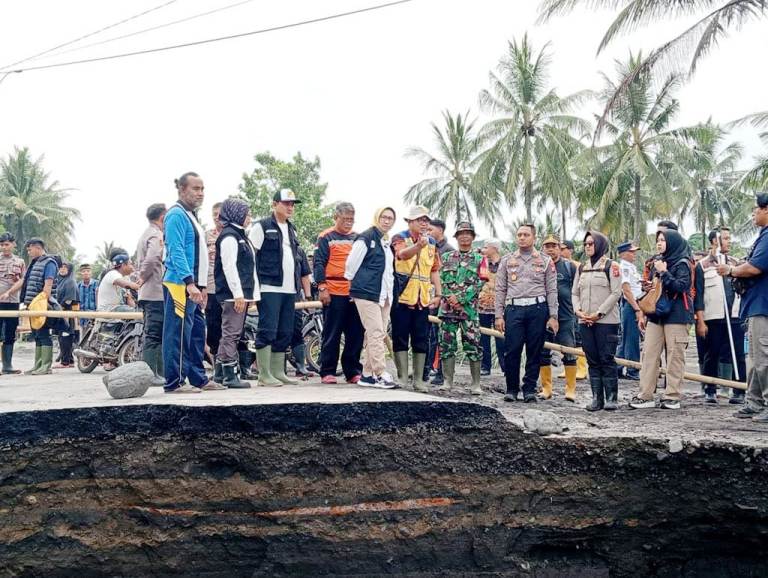 Pemkab Lumajang Prioritaskan Keselamatan Warga dan Lahan Pertanian Pasca Tanggul Sungai Regoyo Jebol