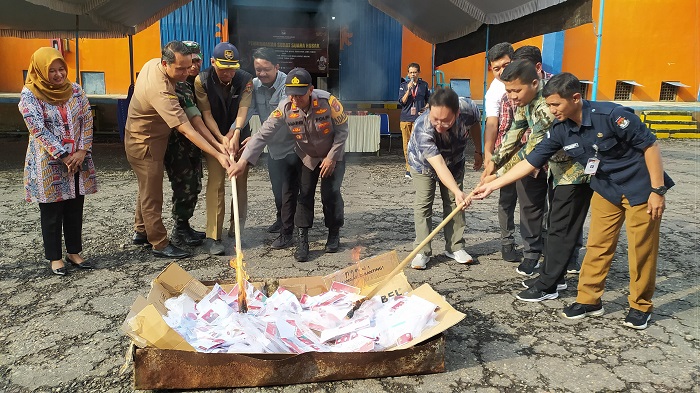 378 Lembar Surat Suara Rusak Pilkada 2024 Dimusnahkan 