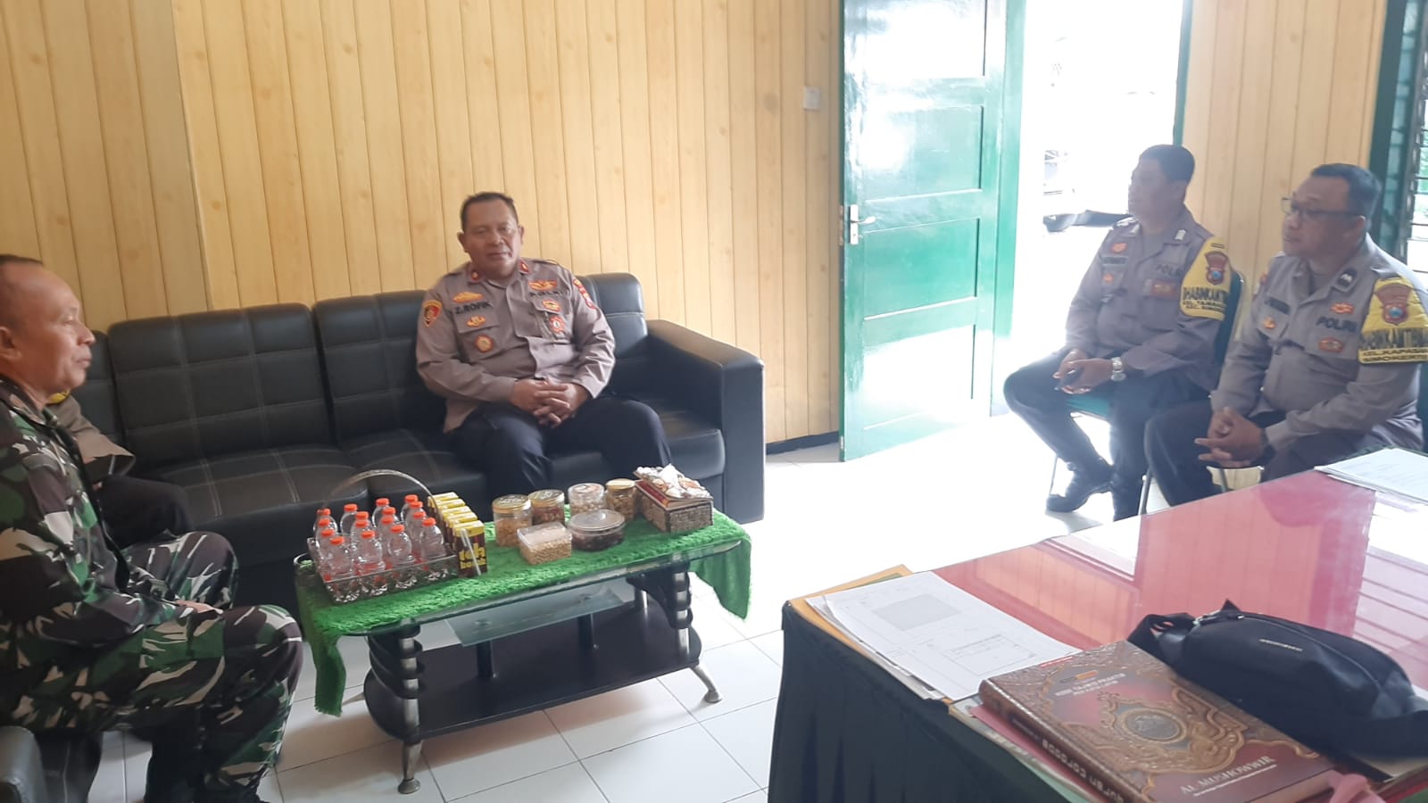 Sinergi TNI-Polri Simokerto, Kapolsek dan Danramil Perkuat Koordinasi Jaga Kamtibmas