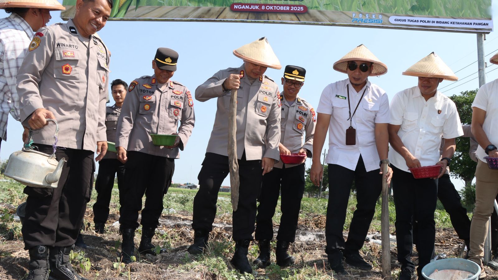 Polres Nganjuk Dukung Program Penanaman Jagung Serentak dan Wujudkan Kesejahteraan Petani