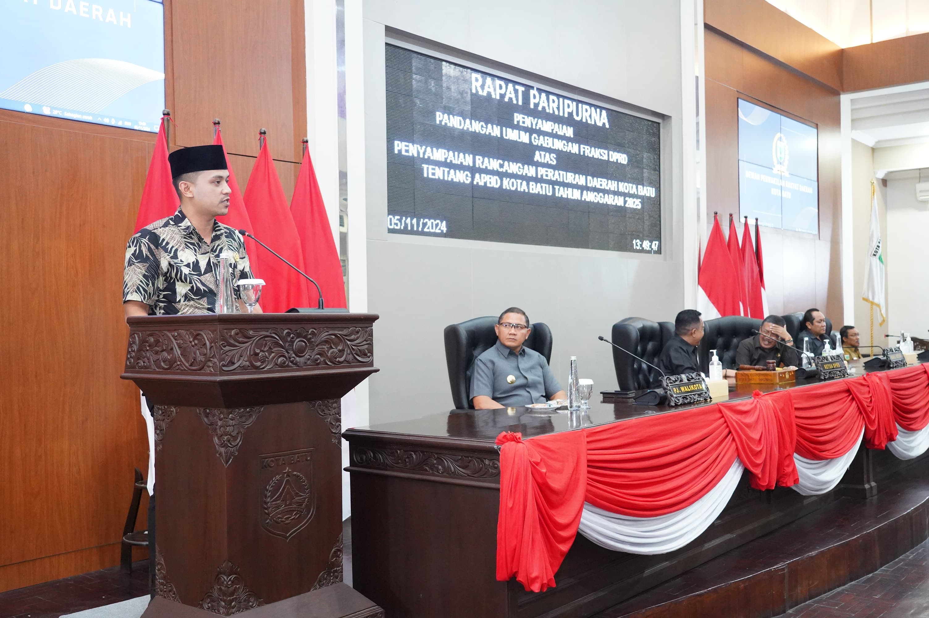 Pj Aries Tanggapi Pandangan Umum Fraksi DPRD Kota Batu Terhadap Penyampaian RAPBD Tahun 2025