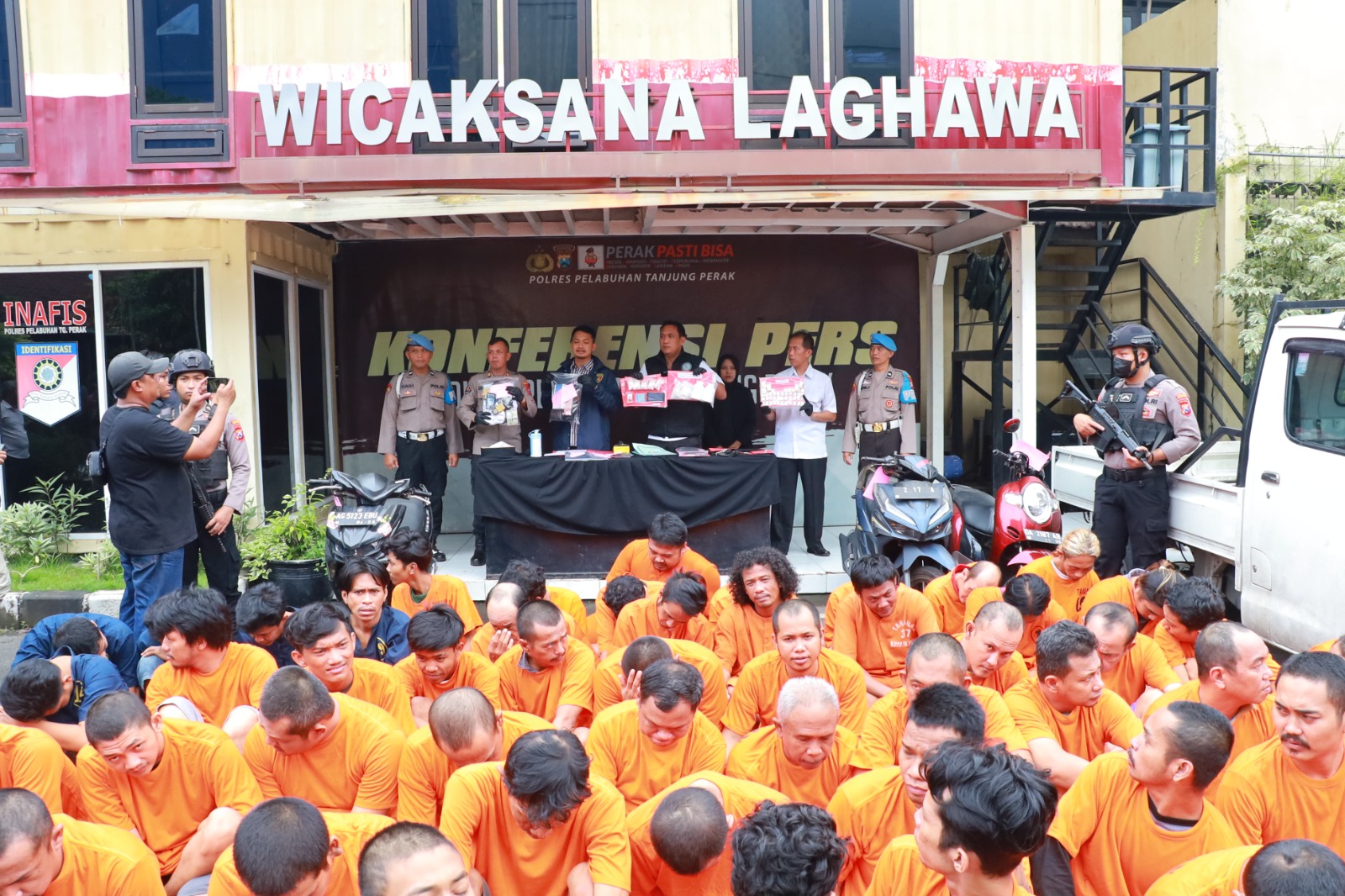 Jelang Hari Raya Idul Fitri, Polres Tanjung Perak Ungkap 55 Kasus Pekat dengan 60 Tersangka