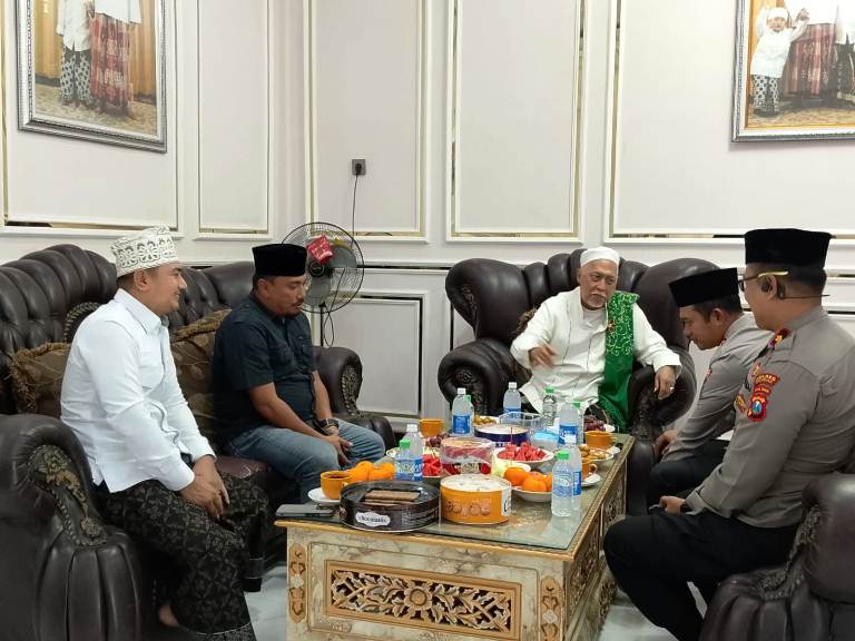 Kapolres Pasuruan Sowan Ke Pengasuh Ponpes Sidogiri Perkuat Sinergi Polri dan Ulama