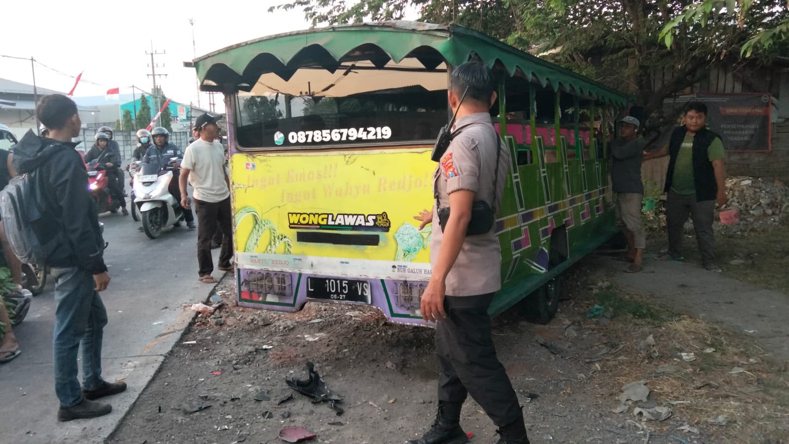 Bus Odong-odong Senggol Motor di Boboh Menganti, 1 Tewas 2 Luka Berat
