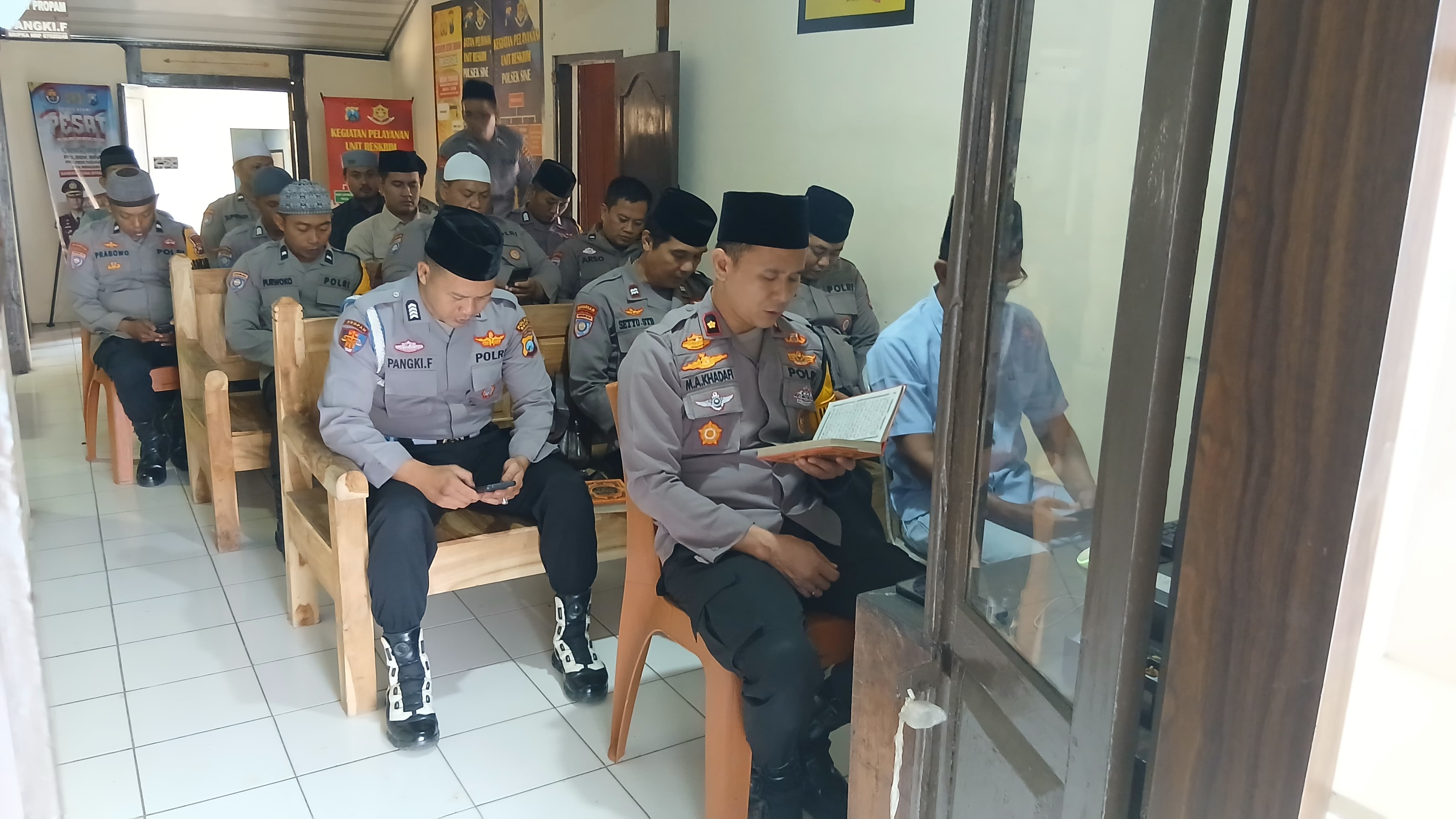 Wakapolres Ngawi Laksanakan Binrohtal di Polsek Sine