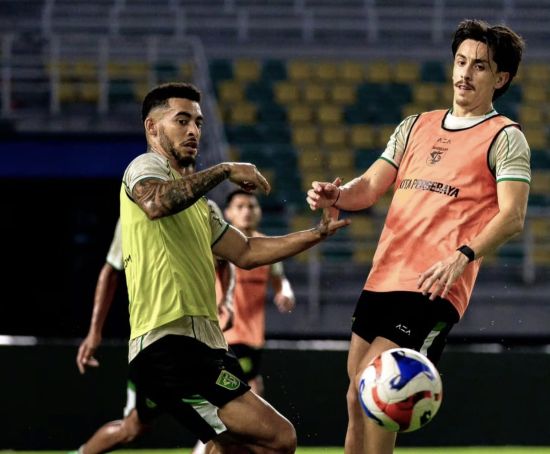 Jefferson Silva Optimistis Persebaya Kalahkan Persita di Stadion Gelora Bung Tomo