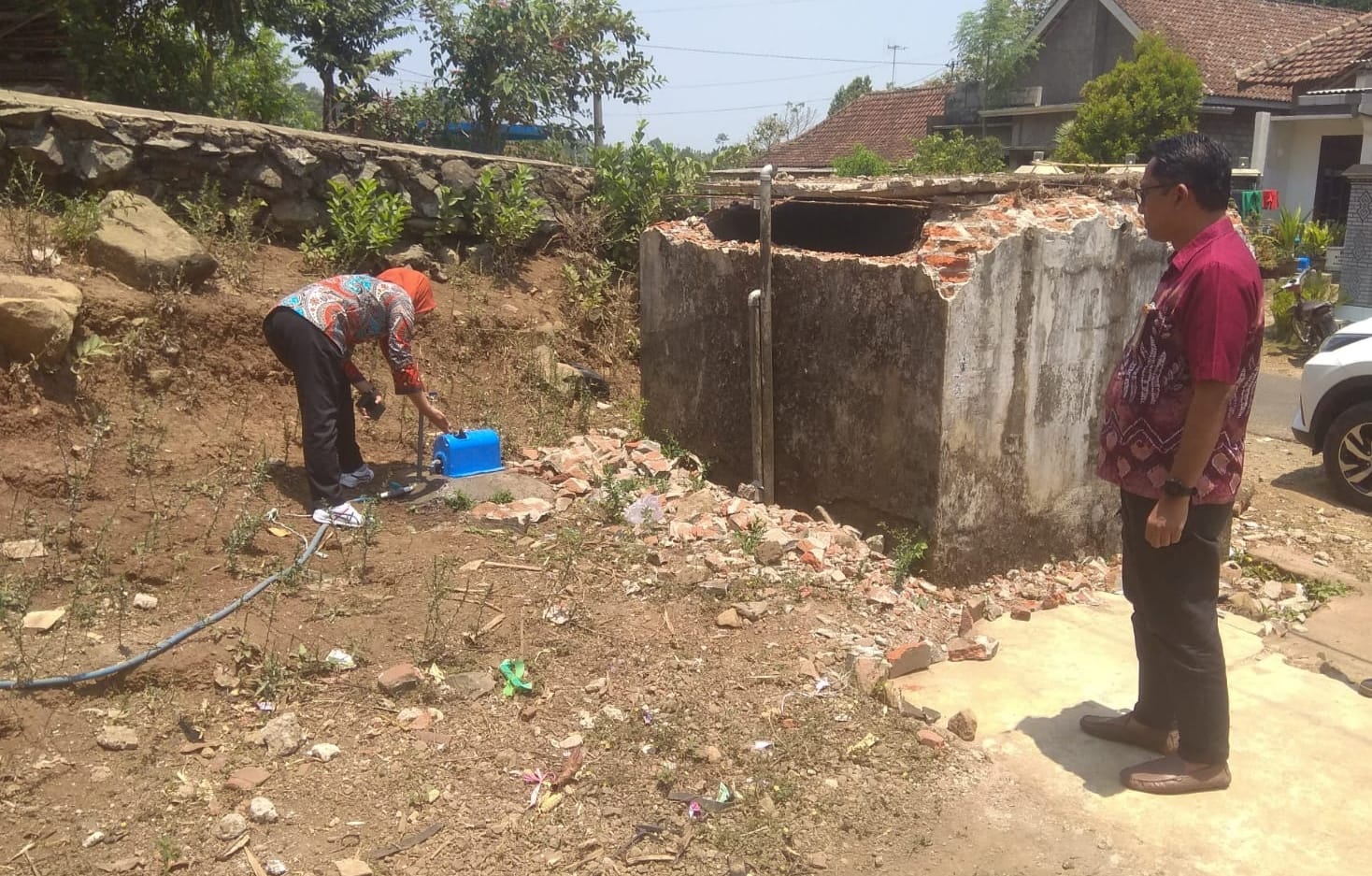 Penuhi Kebutuhan Air Bersih di Musim Kemarau, Dinas Perkim Jombang Pasang Jaringan Distribusi 